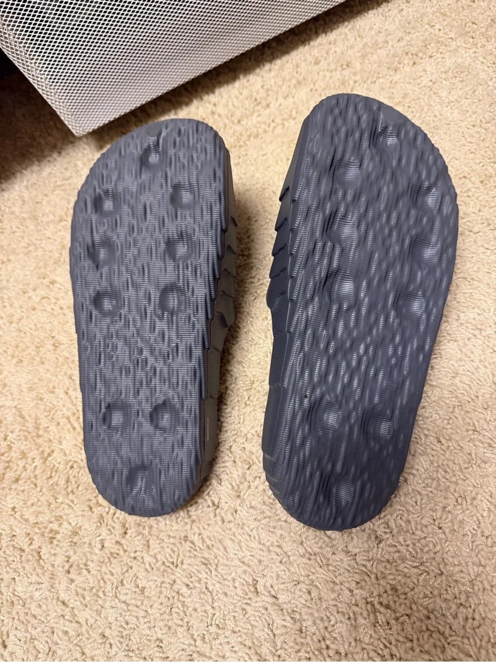 Men’s Adidas Slide Sandals-size 8